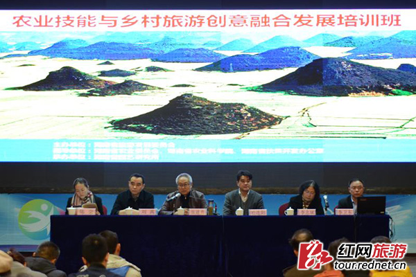 ũҵ������������δ����ںϷ�չ��..